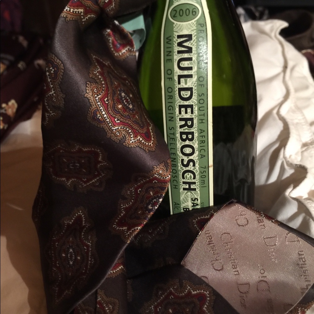 Men’s ties and a gift for enjoyment after 5